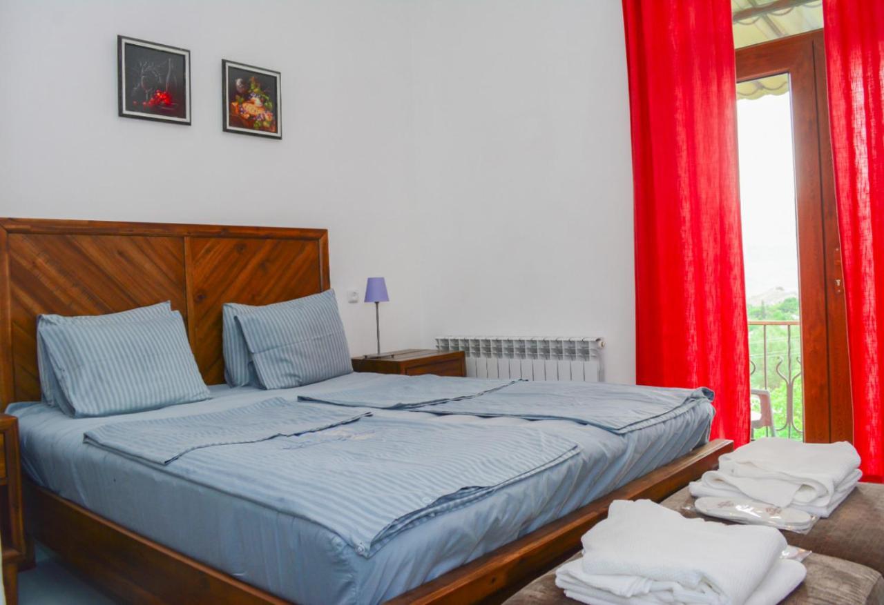 Old Bridge B&B Yeghegnadzor ภายนอก รูปภาพ