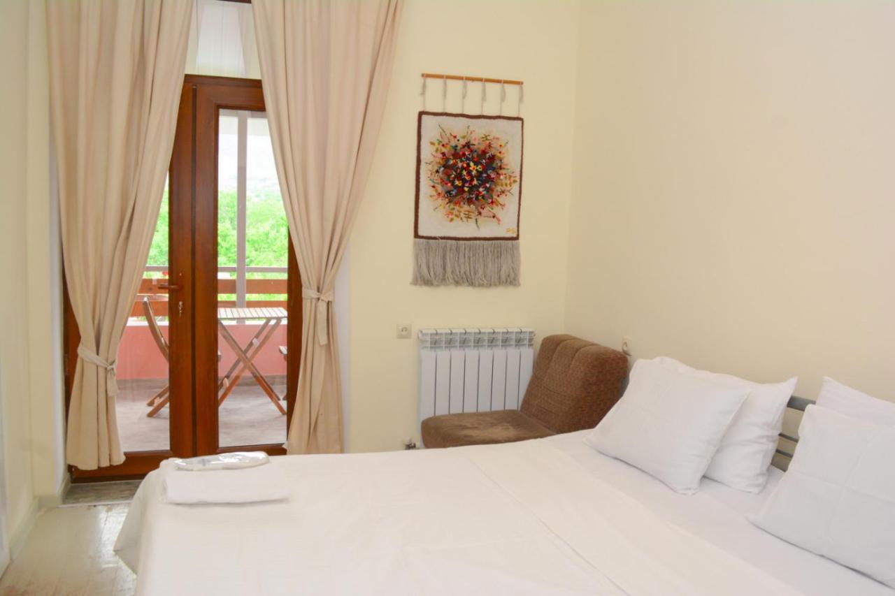 Old Bridge B&B Yeghegnadzor ภายนอก รูปภาพ